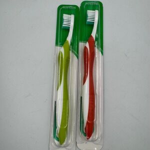 Sunstar GUM Toothbrush Unisex OS Red Green Tech Classic 491 Compact Soft 2pk NEW